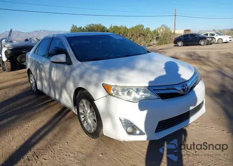 2012 Toyota Camry Hybrid Xle z USA, uszkodzony, nr VIN 4T1BD1FKXCU023015